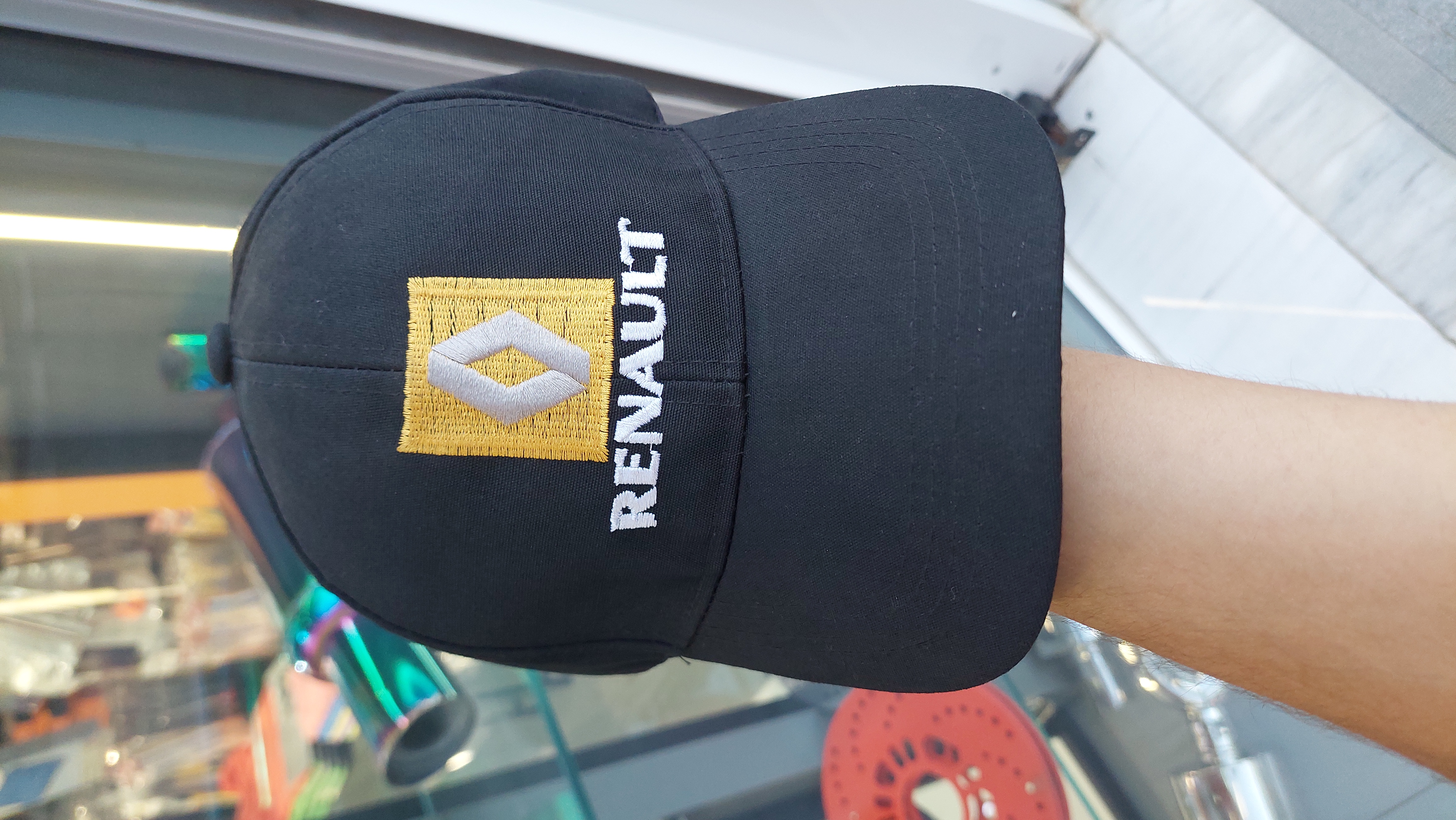 کلاهRENAULT