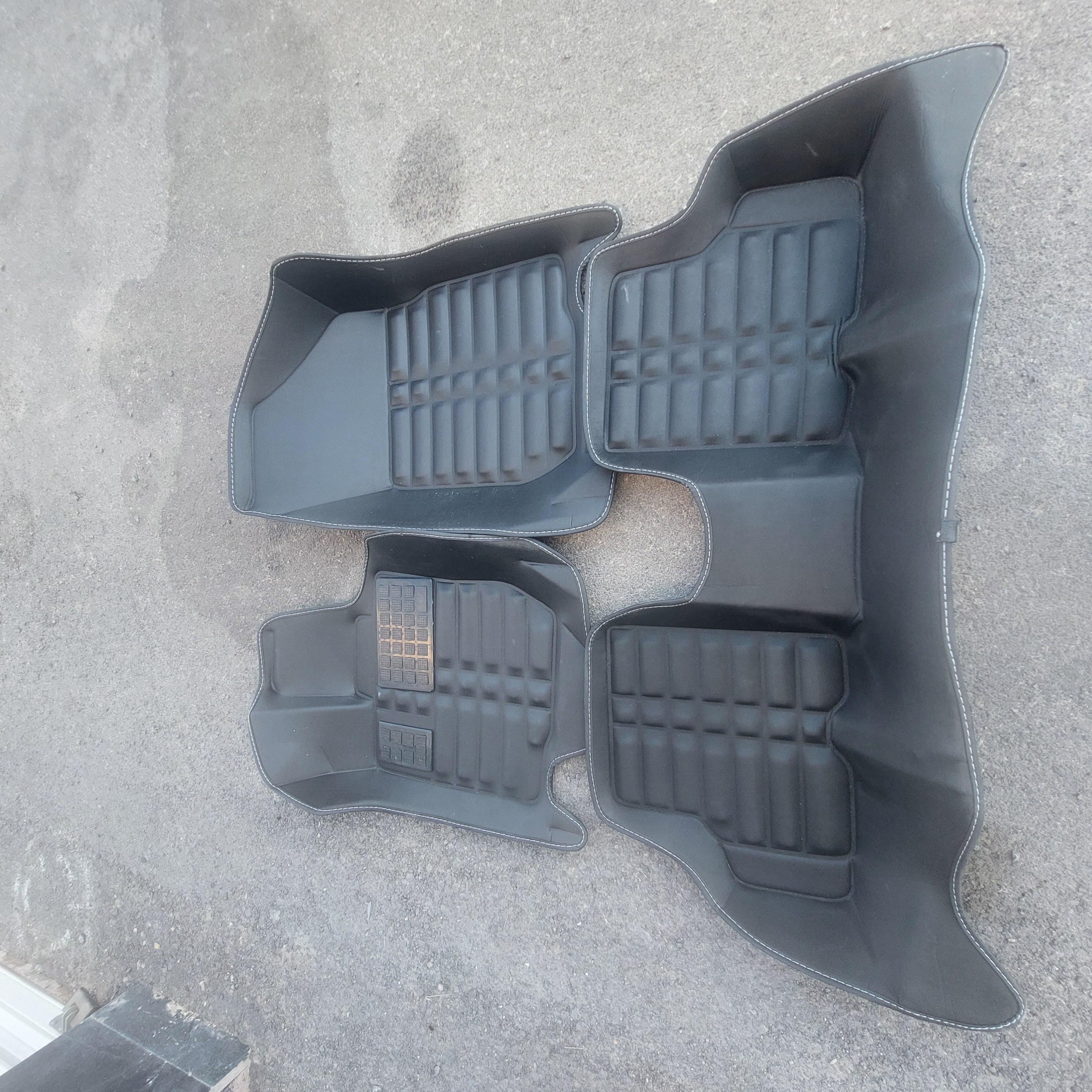 کف پایی چرم ۵بعدی مشکیL90