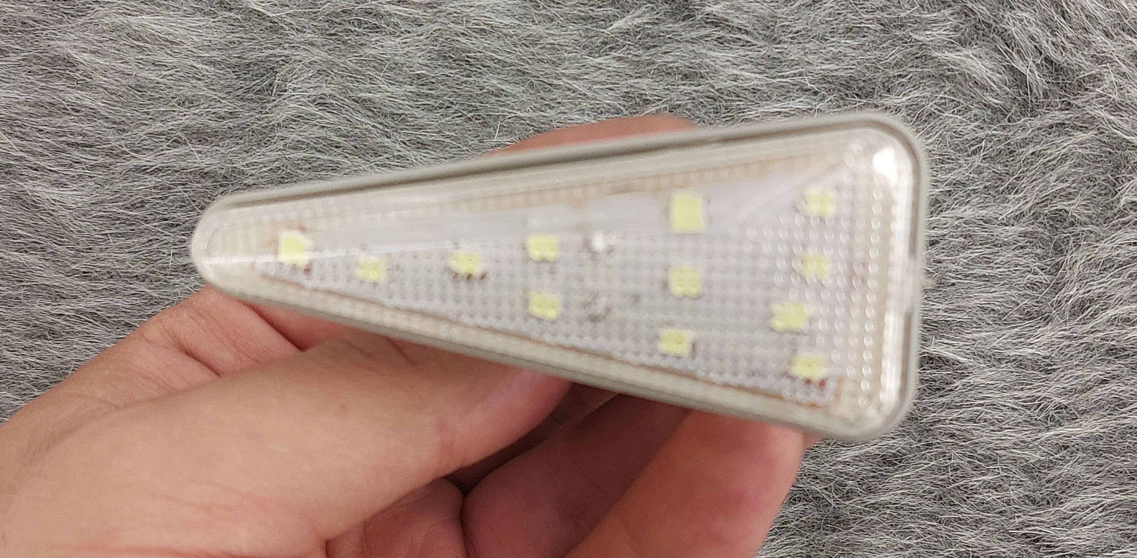 راهنمای رو گلگیر پراید طرح مگان ( ال ای دی) در ۳ رنگ نارنجی، دودی و سفید